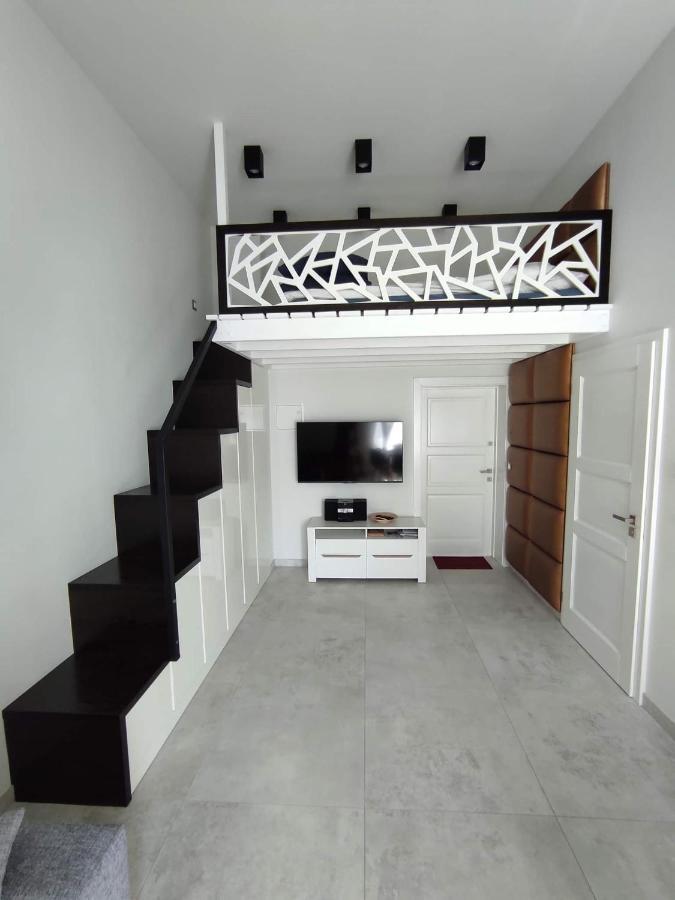 Apartament w stylu loft Jelení Hora Exteriér fotografie